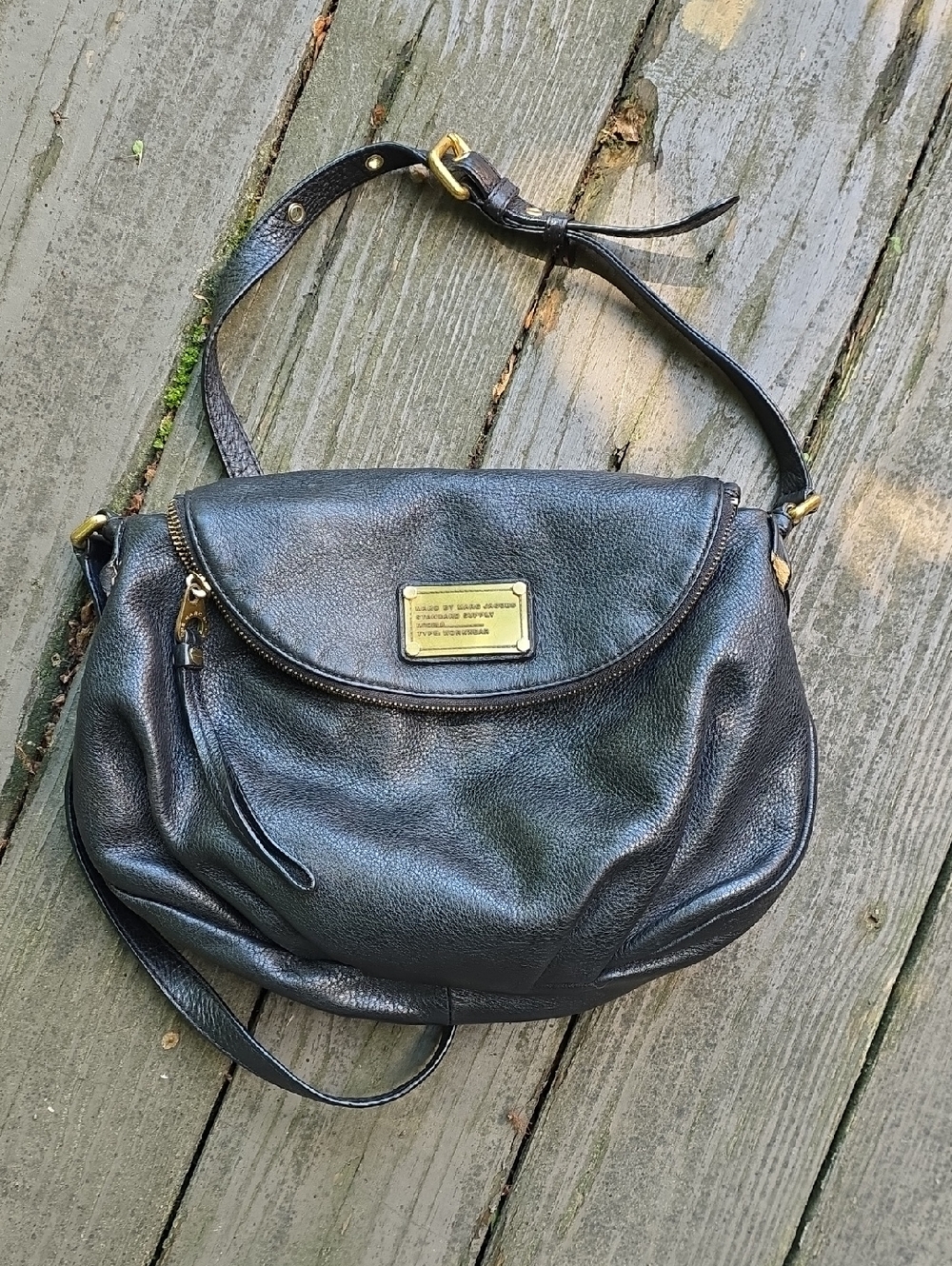 Marc Jacobs Black Leather Shoulder Bag with Gold Plate